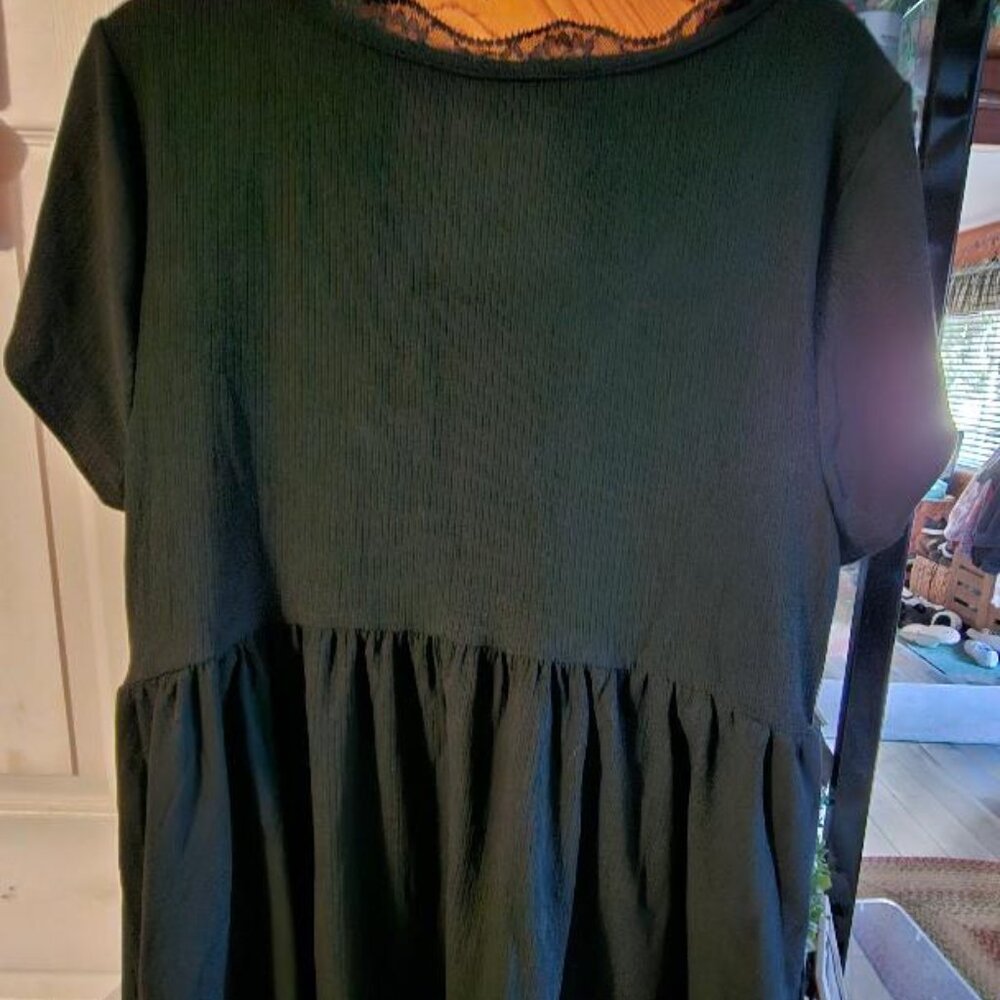 Torrid Supersoft Rib VNECK Lace trim Black top Size 1X 14-16 CUTE New with tags! - Picture 5 of 6